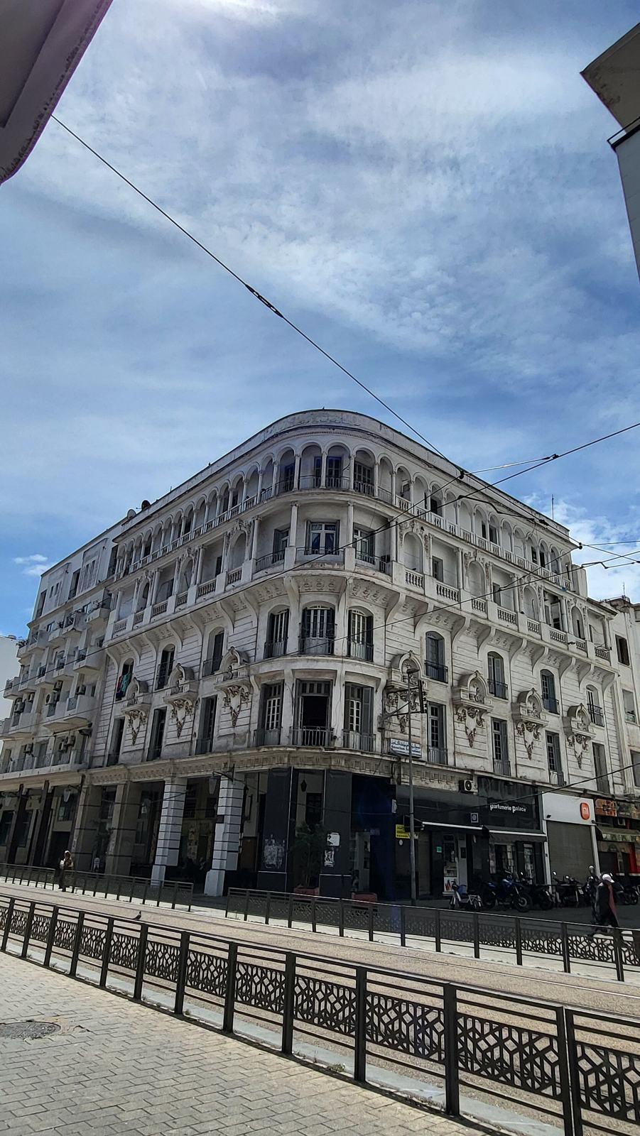 Art deco building in Casablanca 3.jpg